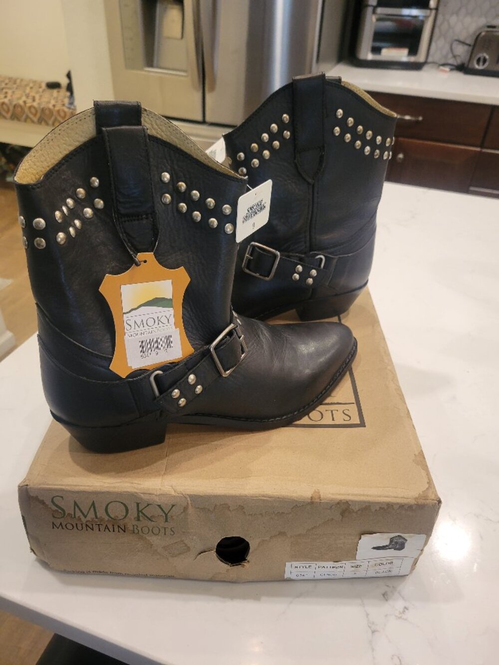 NWT and Box Women’s Black Smoky Mountain Cowboy Boots - Size 9